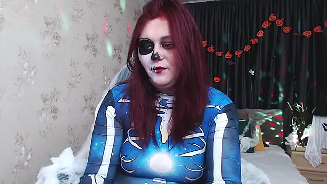 Snapshot of Alisawoods_ chatting on 10.31.25 Alisawoods online show from 10.31.25