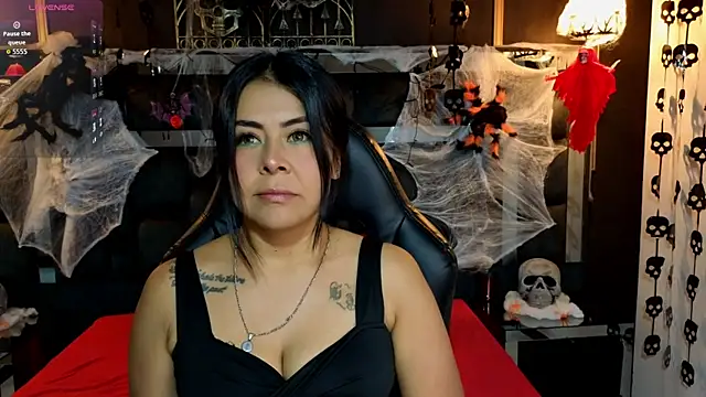 Snapshot of Aniajoness_ chatting on 10.31.25 Aniajoness online show from 10.31.25