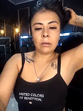 Snapshot of Aniajoness_ chatting on 11.12.25 Aniajoness online show from 11.12.25