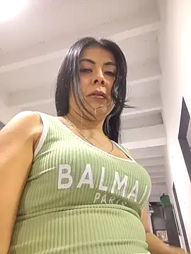 Snapshot of Aniajoness_ chatting on 11.16.25 Aniajoness online show from 11.16.25