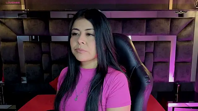 Snapshot of Aniajoness_ chatting on 11.17.25 Aniajoness online show from 11.17.25