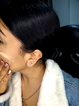 Snapshot of Aniajoness_ chatting on 11.18.25 Aniajoness online show from 11.18.25