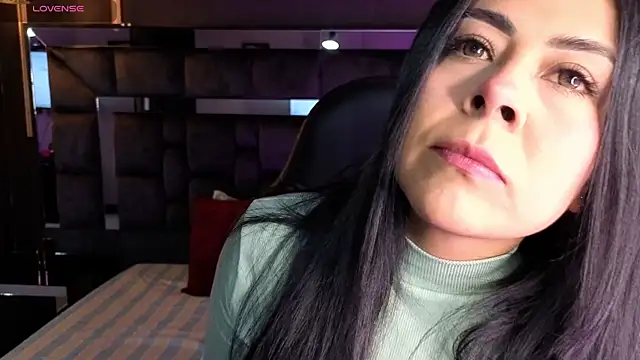 Snapshot of Aniajoness_ chatting on 11.20.25 Aniajoness online show from 11.20.25