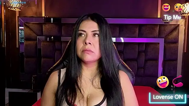 Snapshot of Aniajoness_ chatting on 12.14.25 Aniajoness online show from 12.14.25