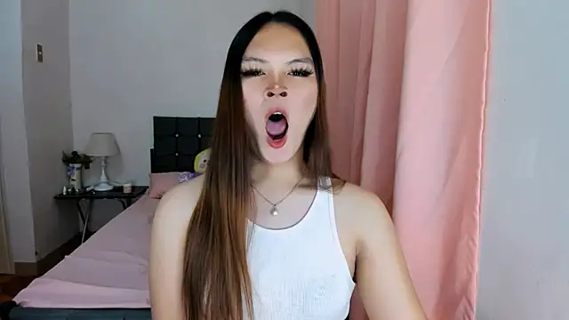 Snapshot of ameliamaureen chatting on 10.27.25 ameliamaureen online show from 10.27.25