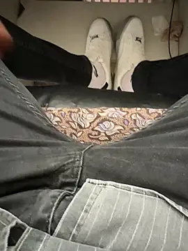 Snapshot of Ersin_meral chatting on 09.10.25 Ersin meral online show from 09.10.25