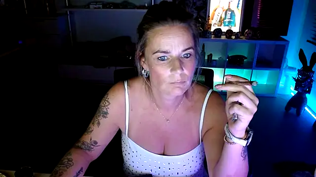 Mrs-Aurora online show from 10.13.25