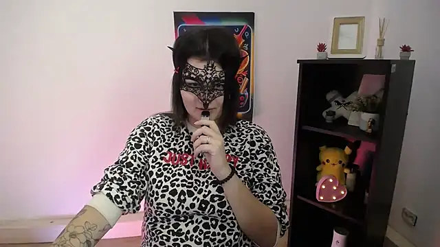 Katrin kiss  online show from 10.27.25