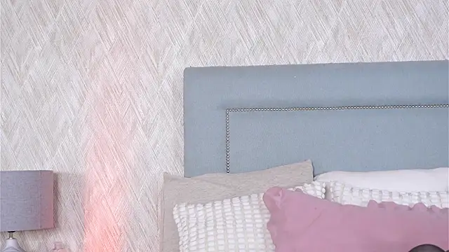 Snapshot of Sofy_Bradd chatting on 10.30.25 Sofy Bradd online show from 10.30.25