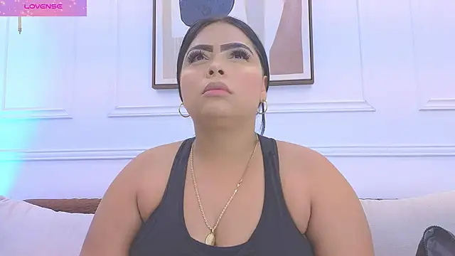 Snapshot of Daisy_Price chatting on 05.19.26 Daisy Price online show from 05.19.26
