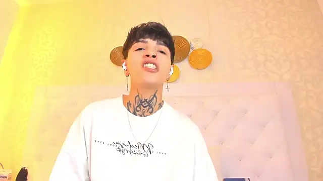 Snapshot of b3k_afrodict chatting on 02.14.26 b3k afrodict online show from 02.14.26