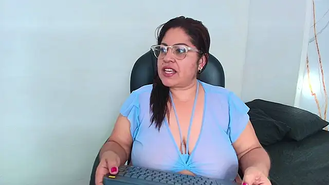 Snapshot of Karla_hilton1 chatting on 02.02.26 Karla hilton1 online show from 02.02.26