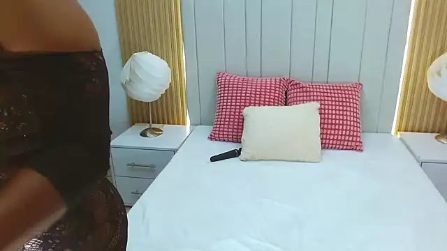 WildScarlet online show from 09.15.25