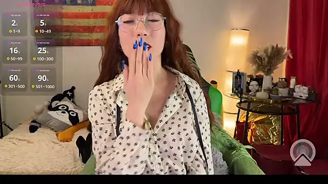 Snapshot of Alicaslim chatting on 11.23.25 Alicaslim online show from 11.23.25