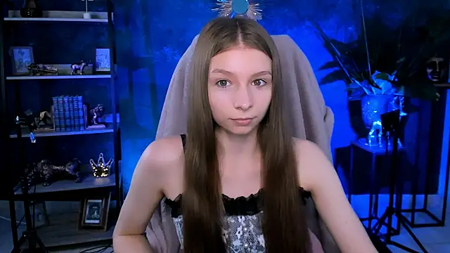 Snapshot of JulieDaniel chatting on 06.18.26 JulieDaniel online show from 06.18.26