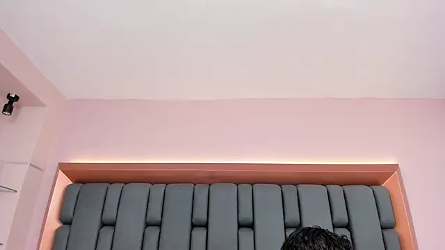 Snapshot of LisaMendez chatting on 11.14.25 LisaMendez online show from 11.14.25