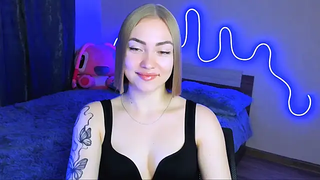 Snapshot of LaraKrein_lk chatting on 09.29.25 LaraKrein lk online show from 09.29.25