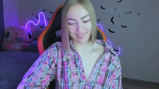 Snapshot of LaraKrein_lk chatting on 11.01.25 LaraKrein lk online show from 11.01.25