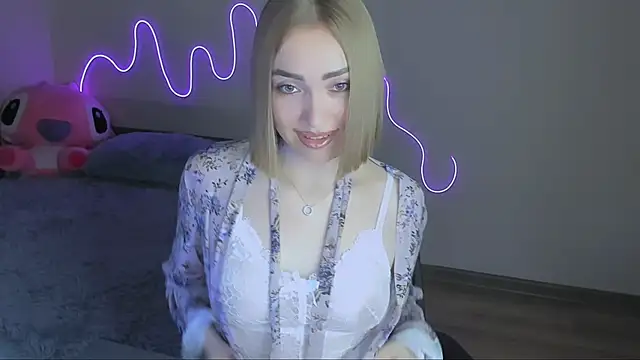 Snapshot of LaraKrein_lk chatting on 12.04.25 LaraKrein lk online show from 12.04.25