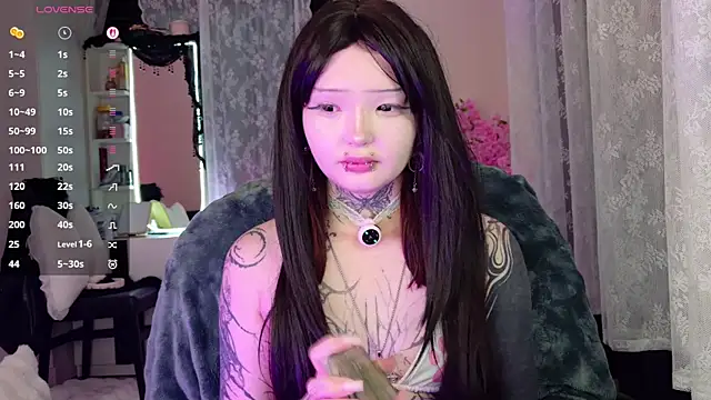 Snapshot of Lein_Bone chatting on 04.19.26 Lein Bone online show from 04.19.26