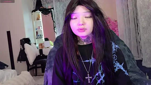 Snapshot of Lein_Bone chatting on 04.25.26 Lein Bone online show from 04.25.26