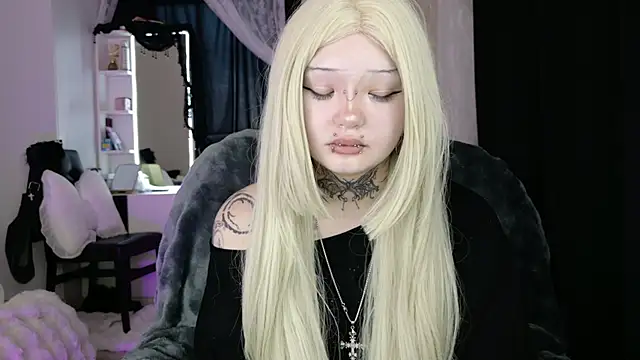 Snapshot of Lein_Bone chatting on 05.11.26 Lein Bone online show from 05.11.26