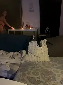 Snapshot of MiaBabyX chatting on 11.28.25 MiaBabyX online show from 11.28.25