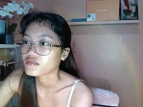 Snapshot of skinny_gracie chatting on 09.19.25 skinny gracie online show from 09.19.25