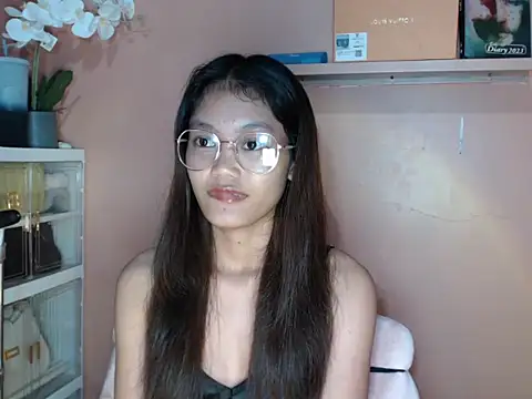 Snapshot of skinny_gracie chatting on 09.22.25 skinny gracie online show from 09.22.25