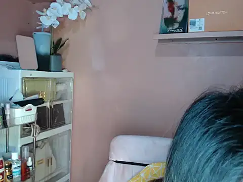 Snapshot of skinny_gracie chatting on 10.01.25 skinny gracie online show from 10.01.25