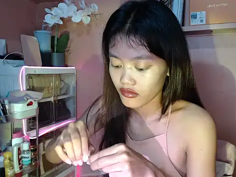 Snapshot of skinny_gracie chatting on 10.16.25 skinny gracie online show from 10.16.25