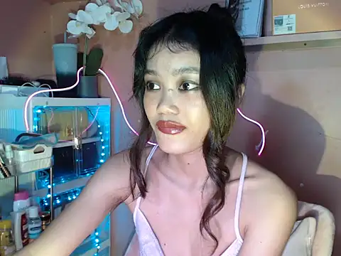 Snapshot of skinny_gracie chatting on 10.23.25 skinny gracie online show from 10.23.25