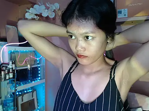 Snapshot of skinny_gracie chatting on 10.26.25 skinny gracie online show from 10.26.25