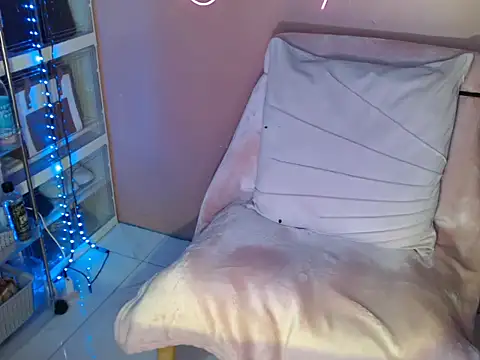 Snapshot of skinny_gracie chatting on 11.01.25 skinny gracie online show from 11.01.25