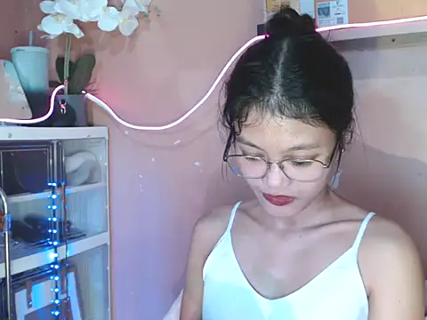 Snapshot of skinny_gracie chatting on 11.16.25 skinny gracie online show from 11.16.25