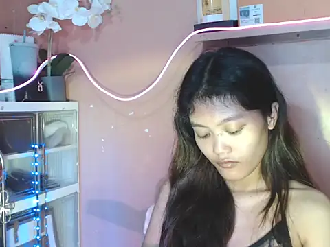 Snapshot of skinny_gracie chatting on 11.20.25 skinny gracie online show from 11.20.25