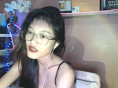 Snapshot of skinny_gracie chatting on 12.01.25 skinny gracie online show from 12.01.25