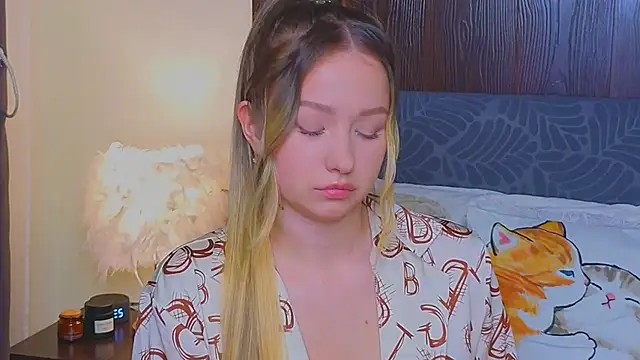 Snapshot of LeeAmy chatting on 10.19.25 LeeAmy online show from 10.19.25