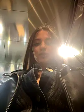 Anyssia online show from 10.17.25