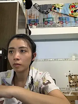 Minee1202 online show from 10.17.25