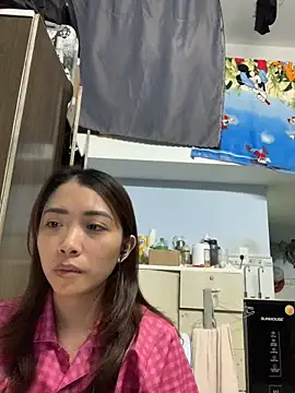 Snapshot of Minee1202 chatting on 06.11.26 Minee1202 online show from 06.11.26