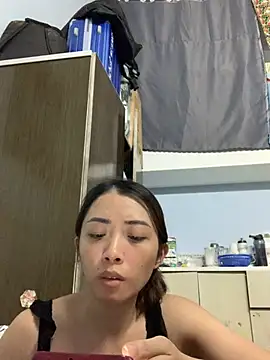 Snapshot of Minee1202 chatting on 07.17.26 Minee1202 online show from 07.17.26