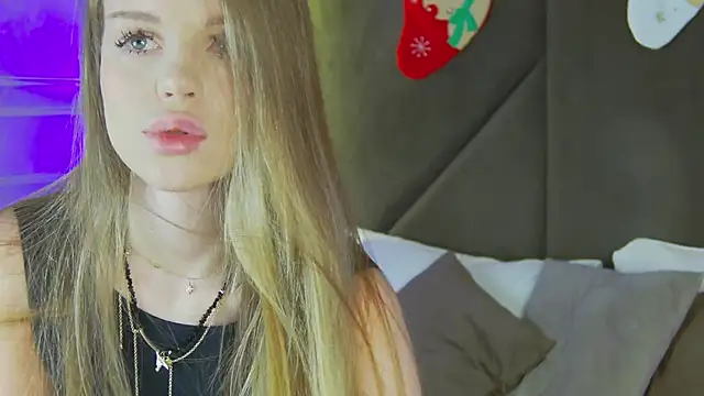 MarilynNova online show from 12.14.25