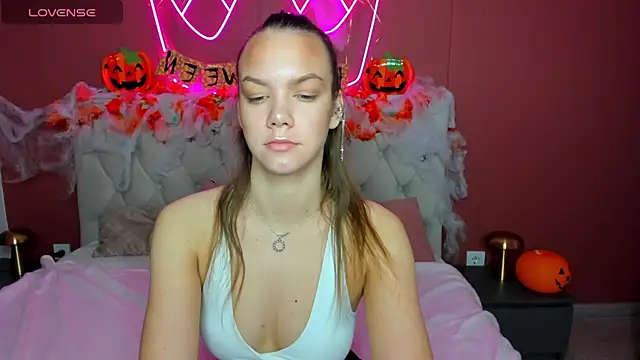 Vickie Smith online show from 10.25.25