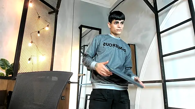 Snapshot of Dani_mc1 chatting on 10.23.25 Dani mc1 online show from 10.23.25