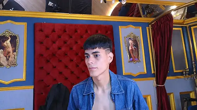 Snapshot of Dani_mc1 chatting on 10.27.25 Dani mc1 online show from 10.27.25