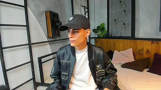 Snapshot of Dani_mc1 chatting on 11.02.25 Dani mc1 online show from 11.02.25