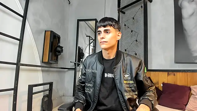 Snapshot of Dani_mc1 chatting on 11.07.25 Dani mc1 online show from 11.07.25