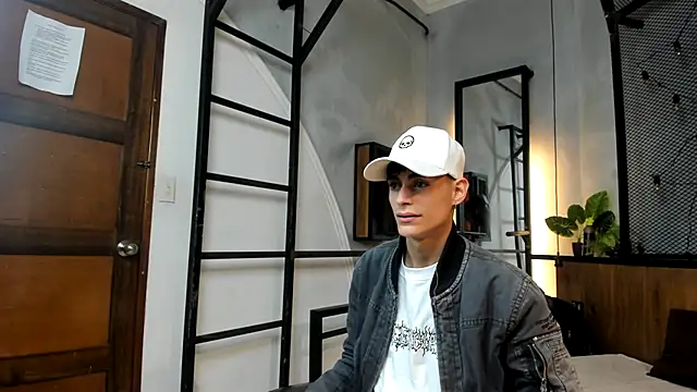 Snapshot of Dani_mc1 chatting on 11.08.25 Dani mc1 online show from 11.08.25