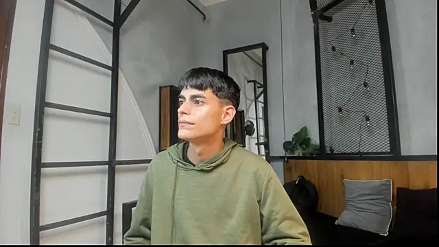 Snapshot of Dani_mc1 chatting on 11.12.25 Dani mc1 online show from 11.12.25